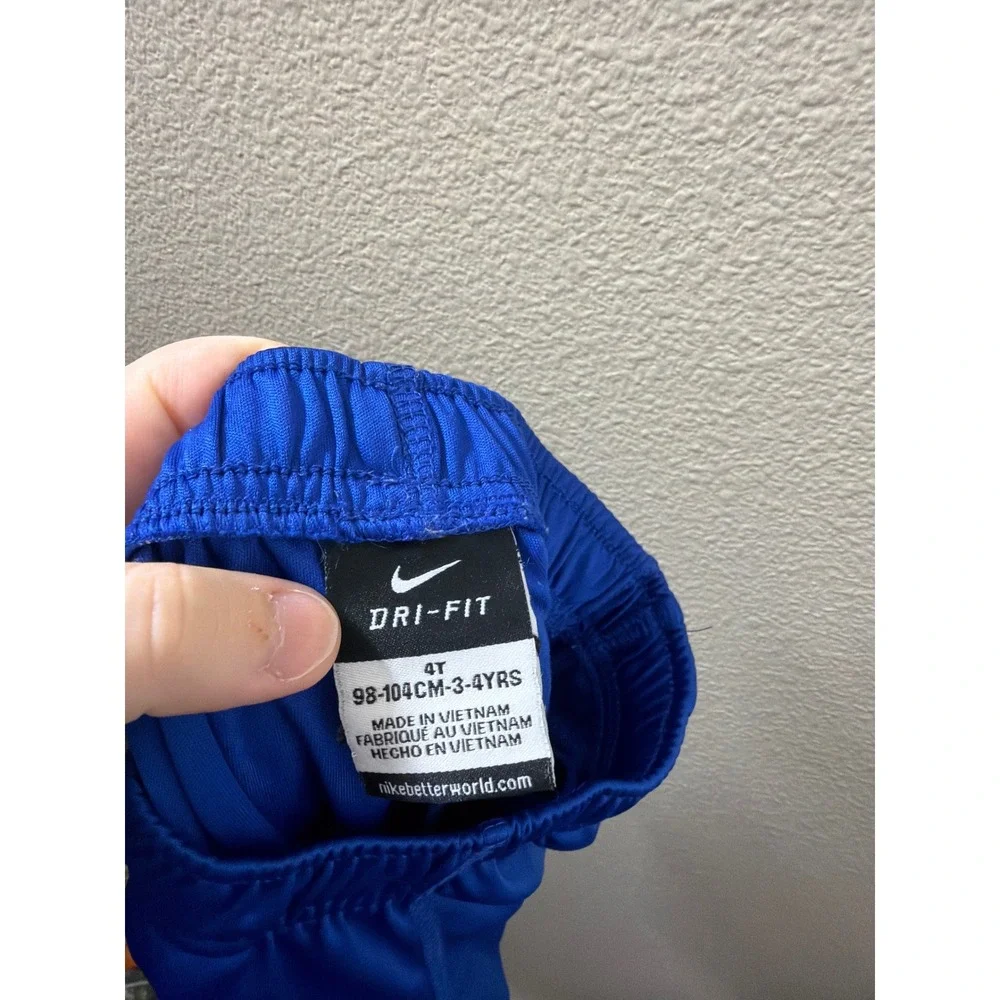 Boys Nike Drifit Shorts Size 4T